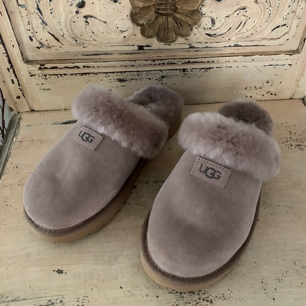 Ugg slippers size 8